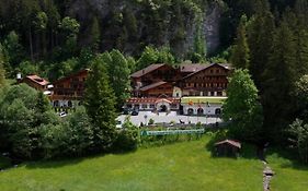 Waldhotel Doldenhorn